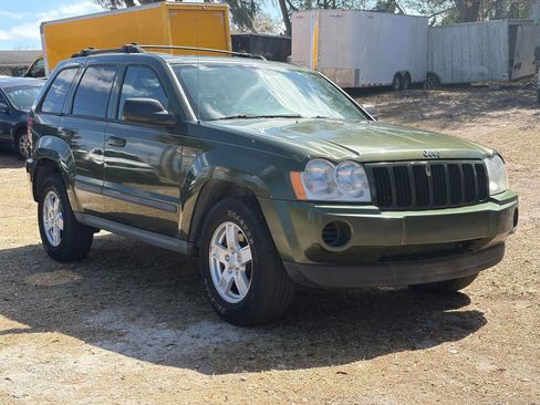 Used 2007 Jeep Grand Cherokee Laredo w/ Sun/Sound Group image 3