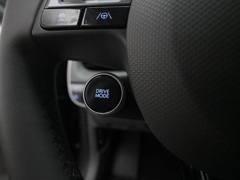 Used 2025 Hyundai Ioniq 5 SEL image 19