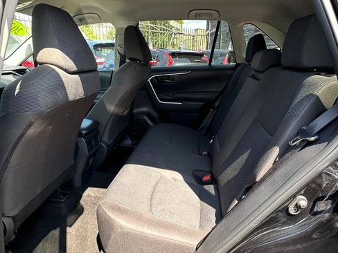Used 2025 Toyota RAV4 LE AWD/4WD image 23