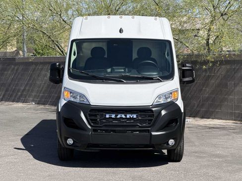 Used 2025 RAM ProMaster 2500 w/ Convenience Group FWD image 3