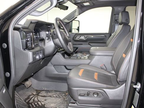 Used 2024 GMC Sierra 2500 AT4 w/ AT4 Premium Plus Package image 17