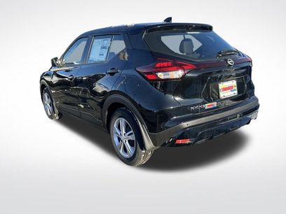 New 2025 Nissan Kicks Play S