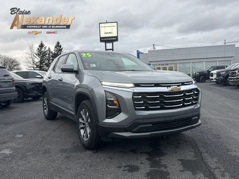 Used 2025 Chevrolet Equinox LT image 1