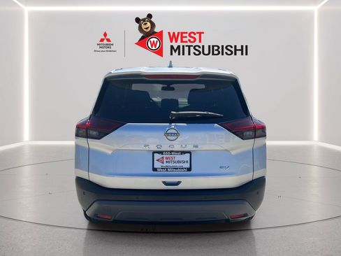 Used 2023 Nissan Rogue SV FWD image 5