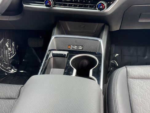 Used 2025 Chevrolet Equinox LT w/ Convenience Package II FWD image 14