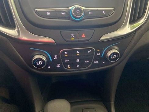 Used 2023 Chevrolet Equinox LT FWD image 46