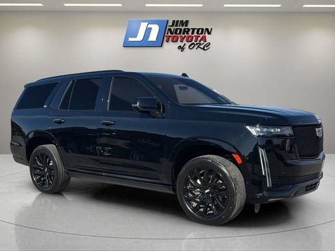 Used 2024 Cadillac Escalade Sport Platinum w/ LPO, ONYX Package AWD/4WD image 3