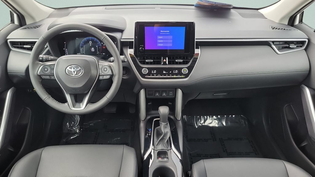 Used 2024 Toyota Corolla Cross XLE w/ Convenience Package AWD/4WD image 11