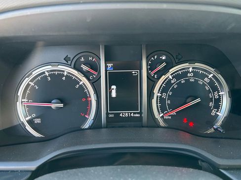 Used 2024 Toyota 4Runner TRD Off-Road Premium AWD/4WD image 16