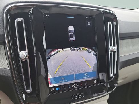 Used 2023 Volvo XC40 B5 Plus w/ Driver Assist Package AWD/4WD image 17