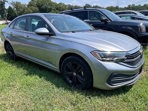 Used 2022 Volkswagen Jetta SE FWD image 7