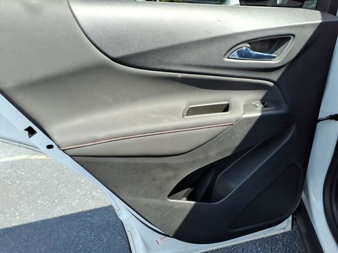 Certified 2022 Chevrolet Equinox RS w/ LPO, Floor Liner Package image 7