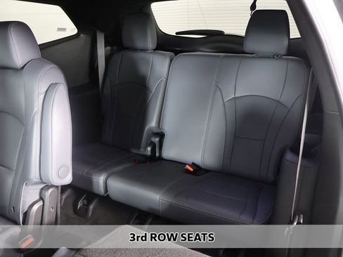 Used 2024 Buick Enclave Premium image 10