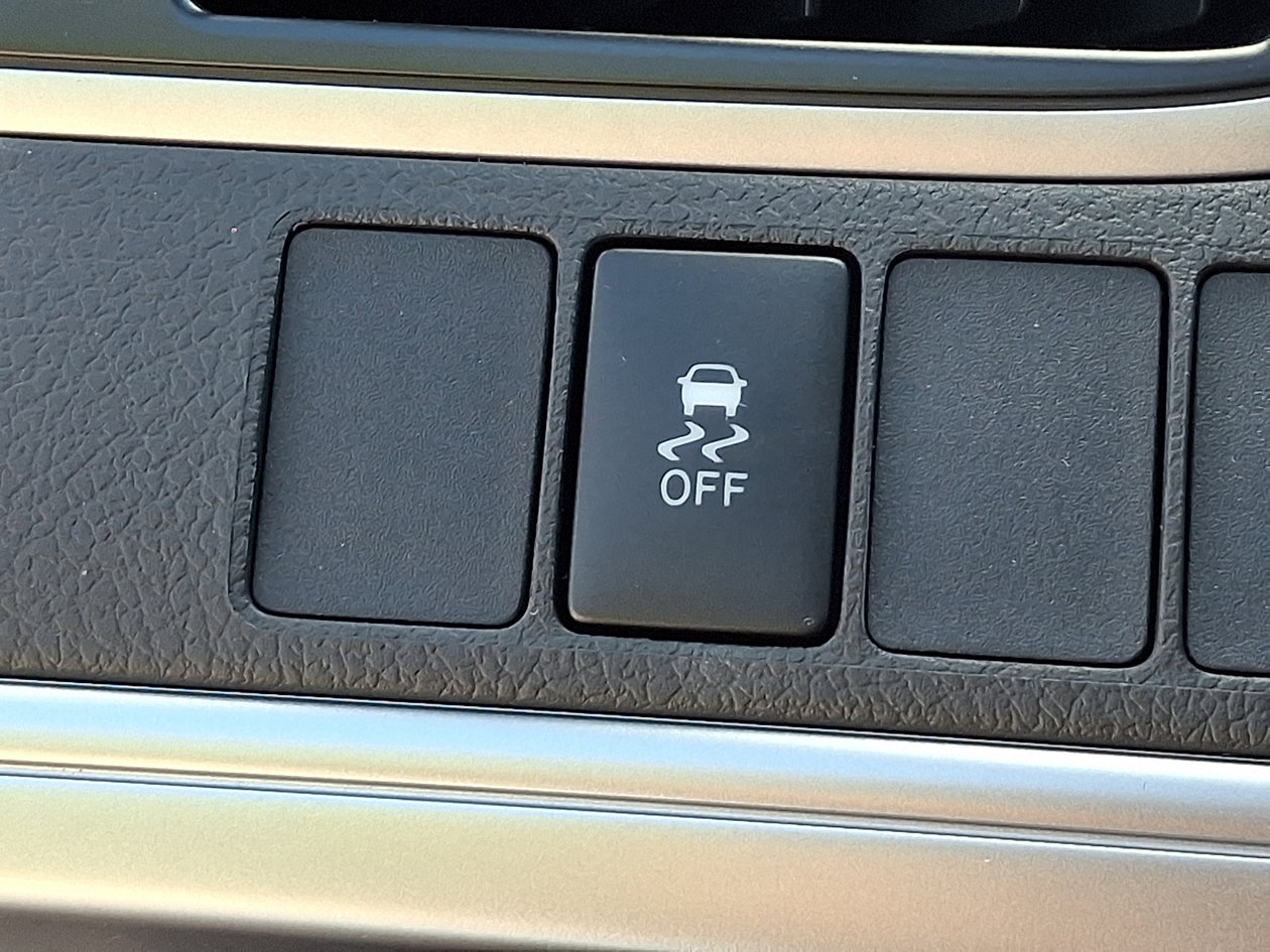 Used 2012 Toyota Camry SE w/ Leather Pkg FWD image 26