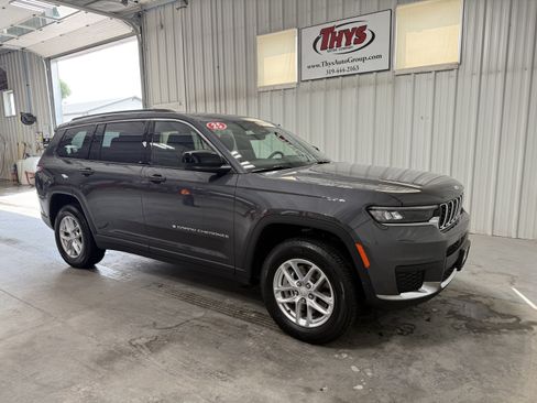 Used 2025 Jeep Grand Cherokee L Laredo w/ Luxury Tech Group I AWD/4WD image 2