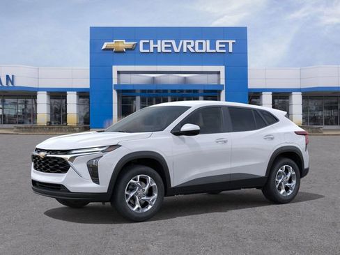 New 2026 Chevrolet Trax LS image 2