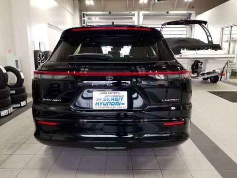 Used 2025 Toyota Crown Signia w/ Advanced Technology Package image 22