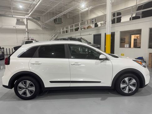 Used 2019 Kia Niro LX image 8