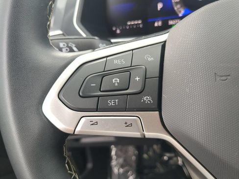 Certified 2024 Volkswagen Tiguan SE w/ Panoramic Sunroof Package FWD image 29