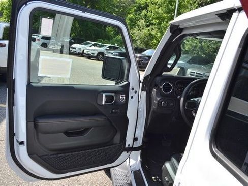 New 2026 Jeep Wrangler Unlimited Sahara AWD/4WD image 12