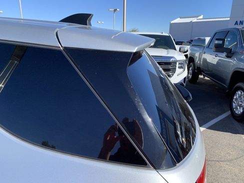 Used 2018 Chevrolet Equinox LT image 8