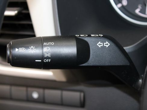 Used 2023 Nissan Rogue SV FWD image 36