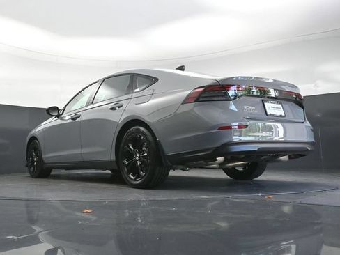 Certified 2025 Honda Accord SE image 30