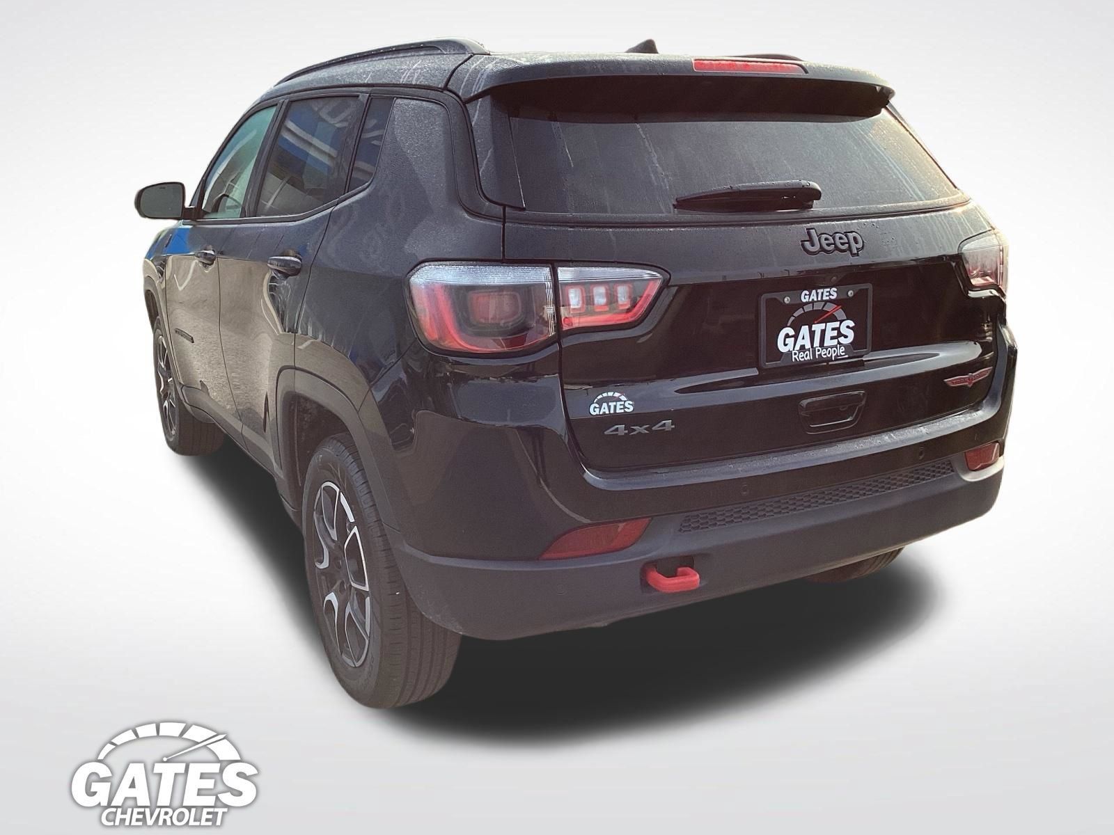 Used 2024 Jeep Compass Trailhawk AWD/4WD image 7