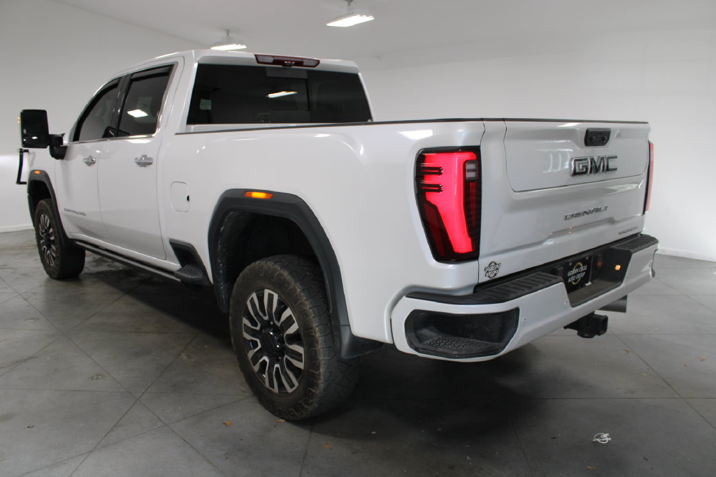 Used 2025 GMC Sierra 3500 Denali Ultimate AWD/4WD image 7