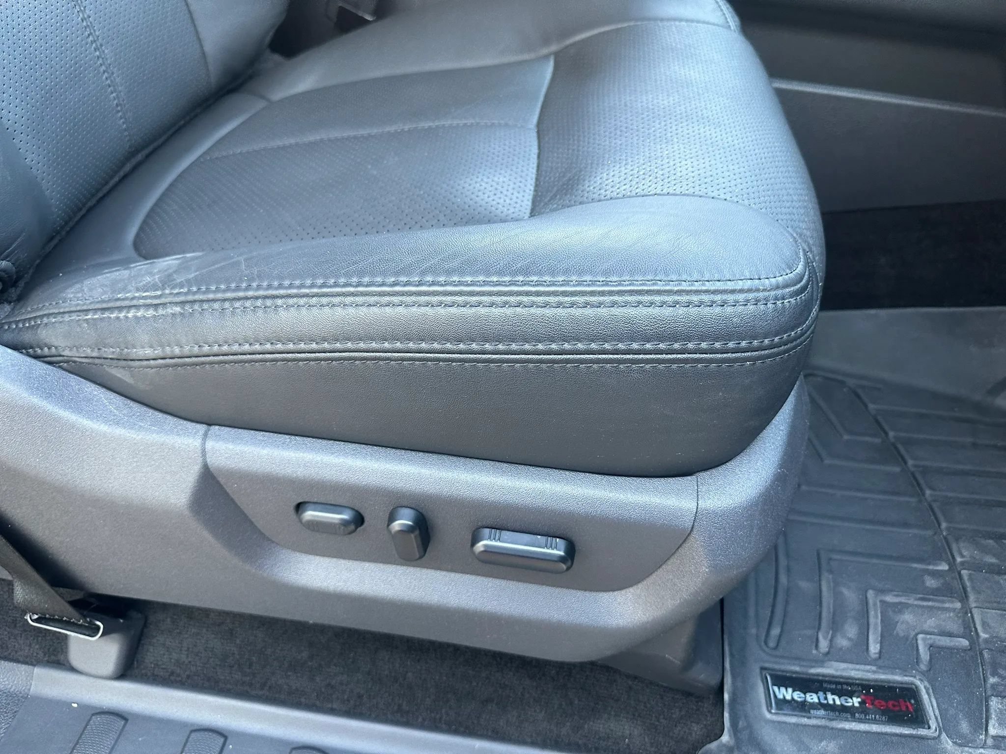 Used 2014 Ford F250 Platinum AWD/4WD image 26
