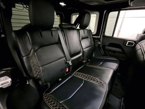 Used 2021 Jeep Wrangler Unlimited Sahara image 26