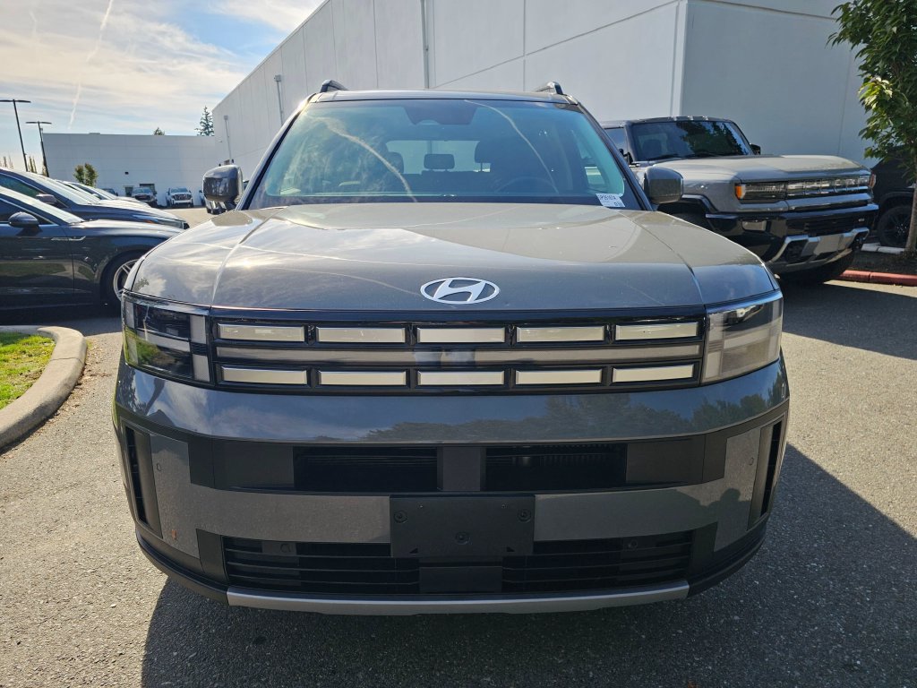 Used 2025 Hyundai Santa Fe SEL AWD/4WD image 2