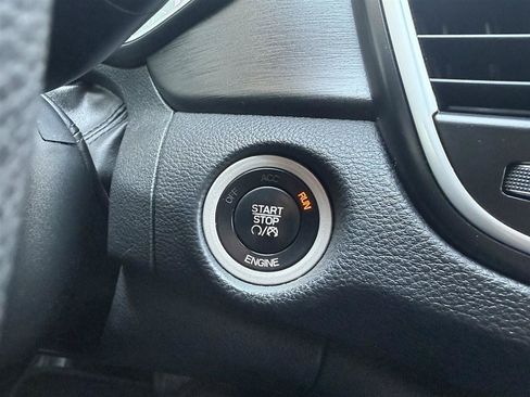 Used 2016 Chrysler 200 Limited FWD image 24