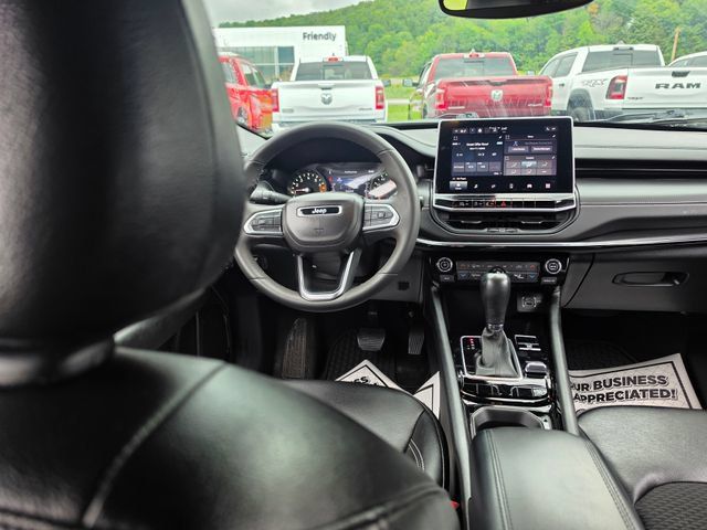 Used 2023 Jeep Compass Latitude w/ Convenience Group AWD/4WD image 13