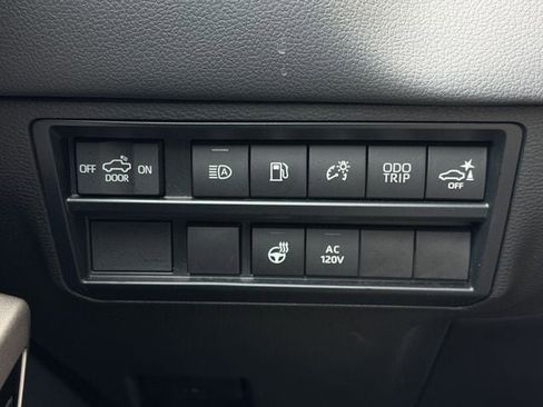 Used 2023 Toyota Tundra Limited AWD/4WD image 24