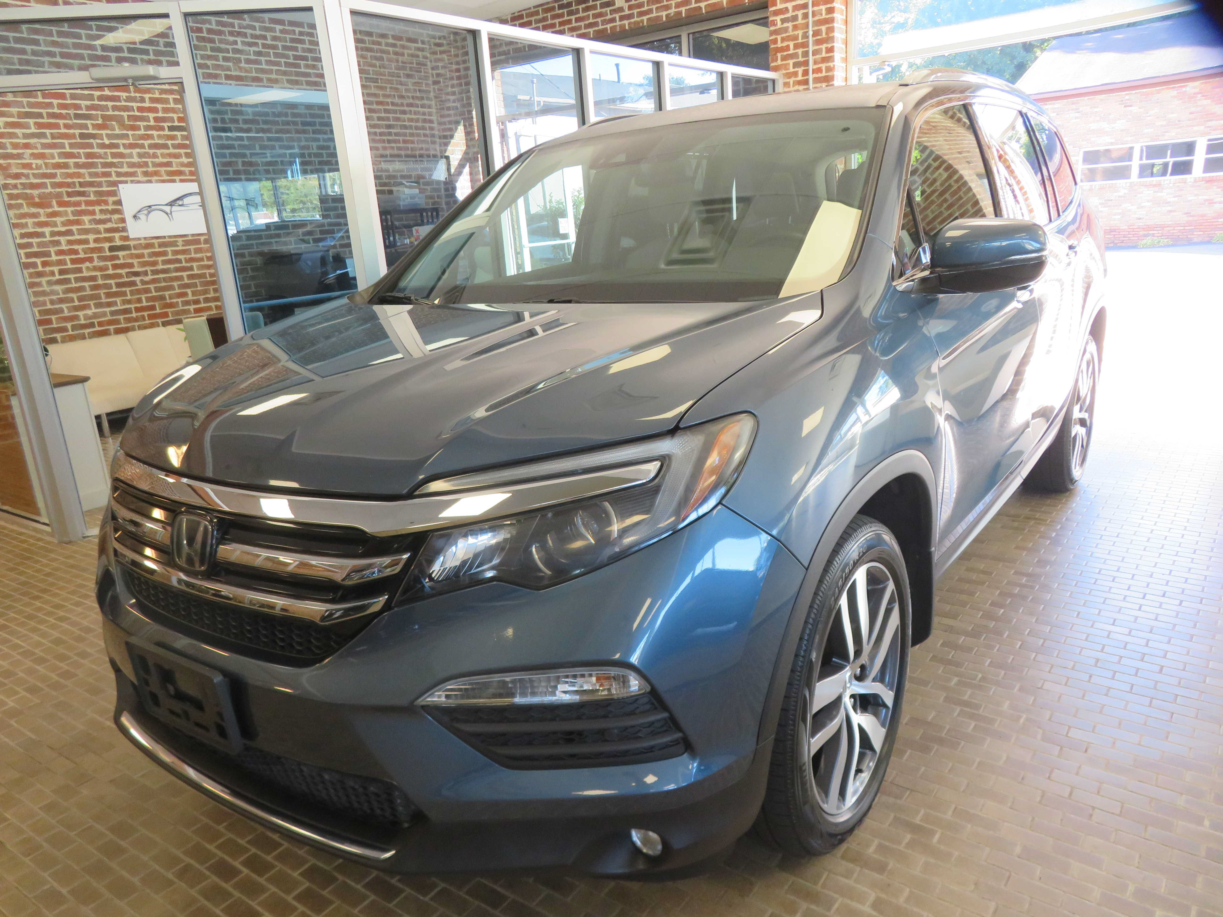 Used 2017 Honda Pilot Elite image 94