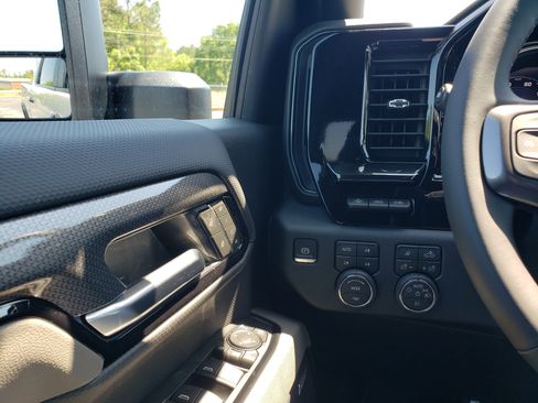 New 2026 Chevrolet Silverado 2500 ZR2 w/ LPO, Dark Essentials Package AWD/4WD image 16