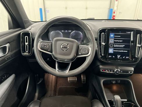Used 2021 Volvo XC40 T5 R-Design w/ Climate Package image 11