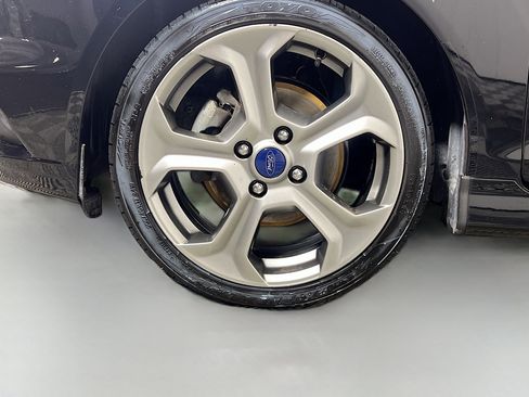 Used 2017 Ford Fiesta ST FWD image 14