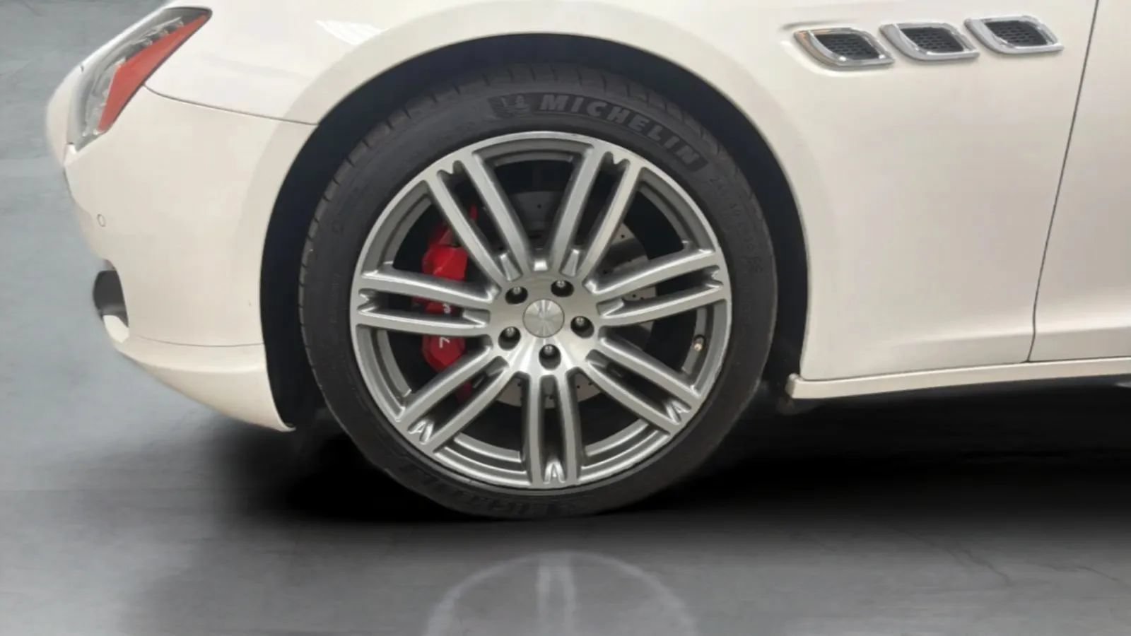 Used 2015 Maserati Quattroporte S Q4 AWD/4WD image 28
