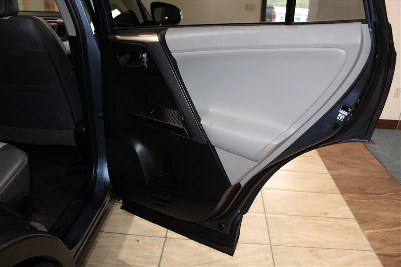 Used 2013 Toyota RAV4 Limited AWD/4WD image 25