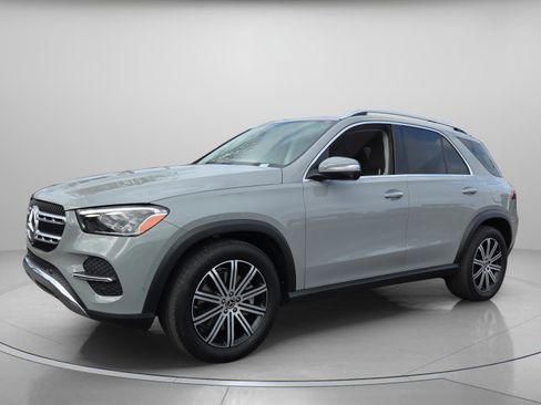 Used 2025 Mercedes-Benz GLE 450e 4MATIC w/ Winter Package image 2