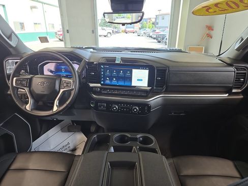 Used 2025 Chevrolet Silverado 2500 LT w/ Trail Boss Package AWD/4WD image 18