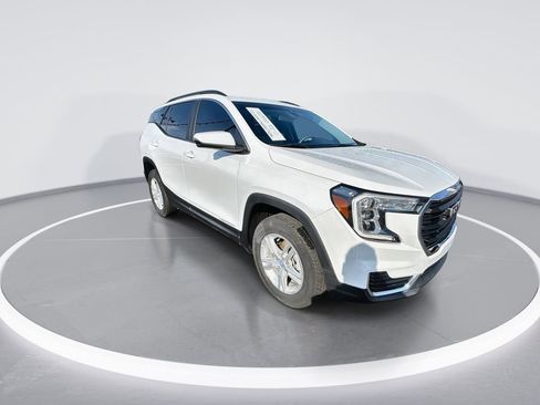 Used 2023 GMC Terrain SLE w/ Driver Convenience Package AWD/4WD image 2