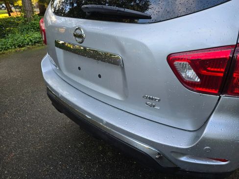 Used 2020 Nissan Pathfinder SL image 13