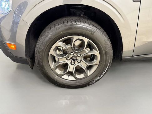 Used 2023 Ford Maverick XLT image 27