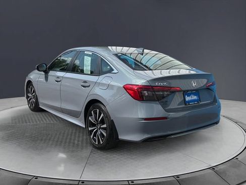 Used 2024 Honda Civic EX image 3