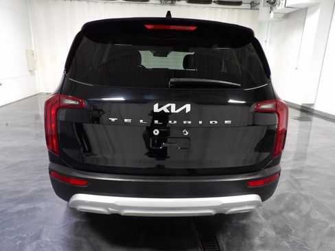 Used 2022 Kia Telluride LX FWD image 6
