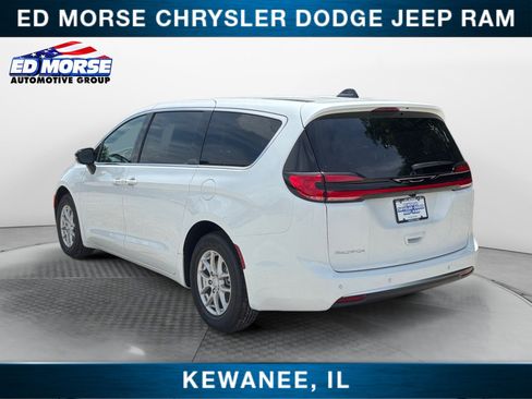 New 2027 Chrysler Pacifica Select w/ Family Tech Group FWD image 3