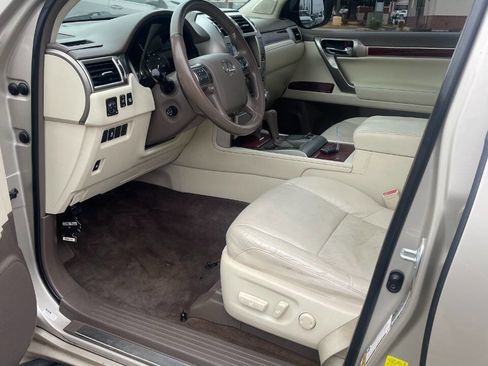 Used 2013 Lexus GX 460 image 10